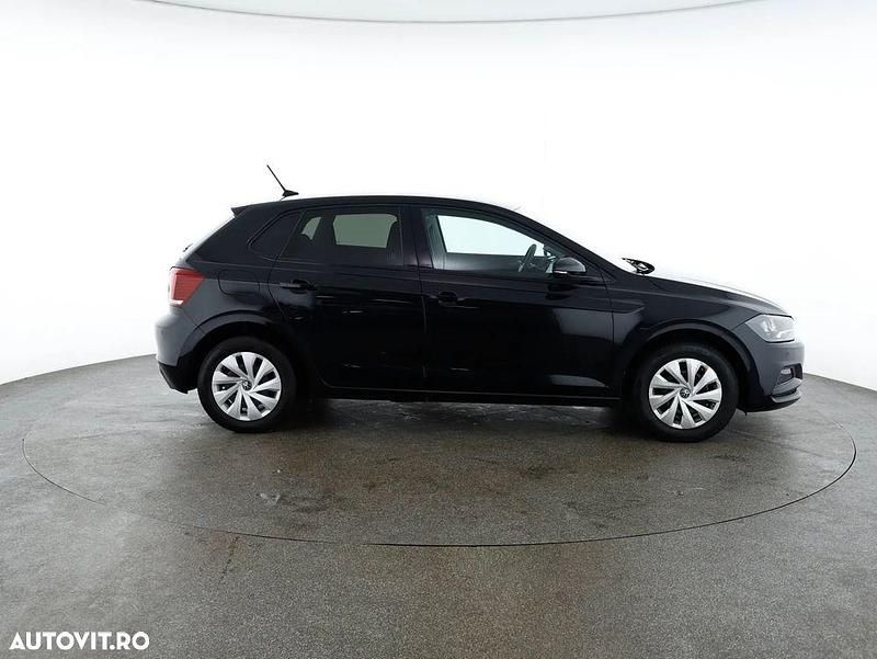 Second-hand VW Polo Comfortline 95 CP (69 kW) 2021 Culoarenegru Hatchback