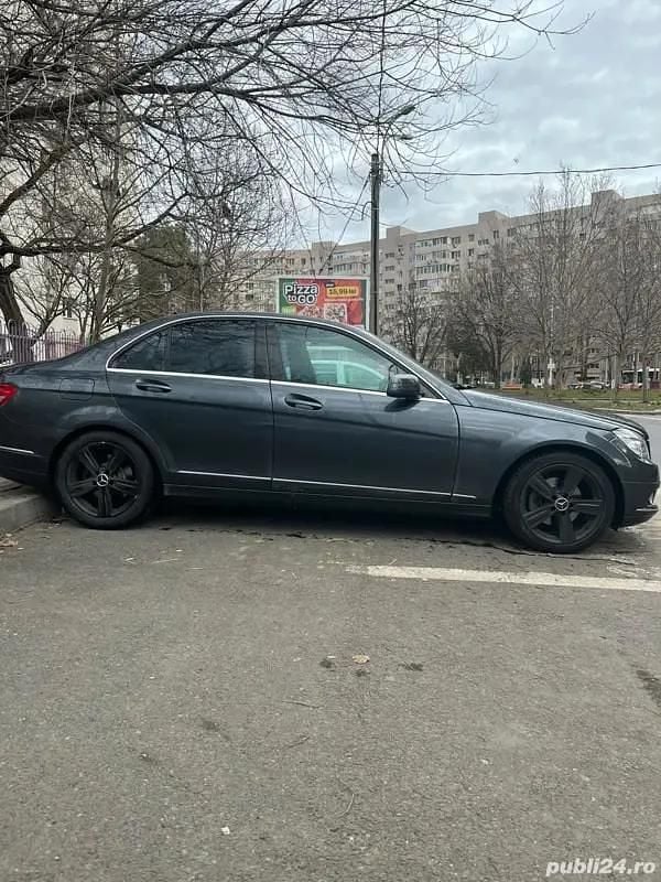 Second-hand Mercedes C220 Avantgarde 170 CP (125 kW) 2010 Berlinǎ