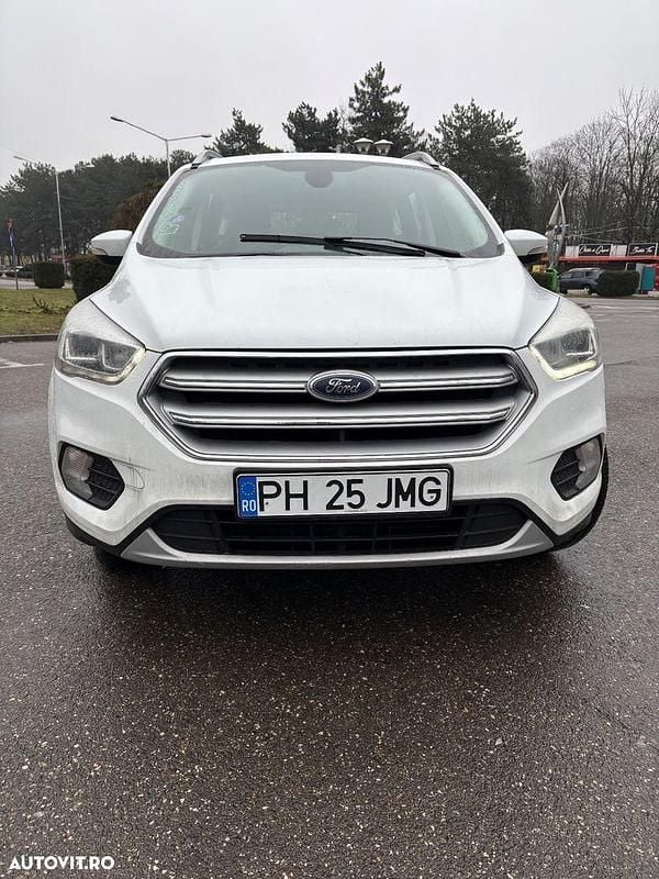 Second-hand Ford Kuga 150 CP (110 kW) 2019 Culoarealb SUV