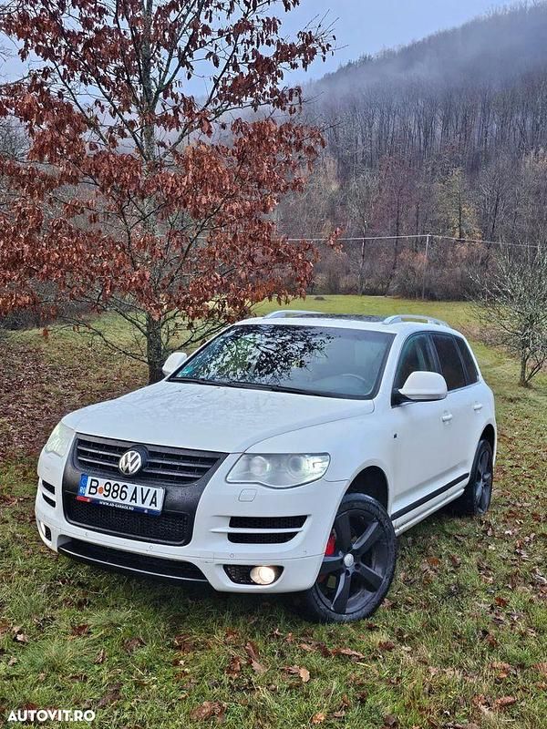 Second-hand VW Touareg Individual 225 CP (165 kW) 2008 Culoarealb SUV