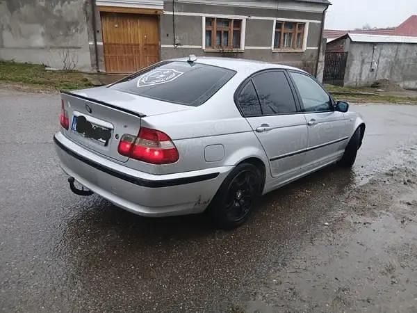 Second-hand BMW 318 116 CP (85 kW) 2003 Berlinǎ
