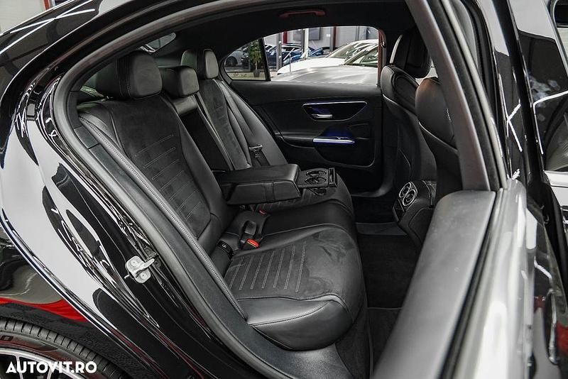 Second-hand Mercedes C200 AMG line 204 CP (150 kW) 2025 Culoarenegru Berlinǎ