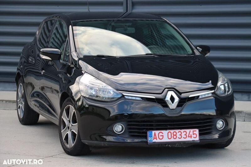 Negru Utilizat 2014 Renault Clio IV Luxe | 4.990 EUR (Preț bun) - Imagine 1/4
