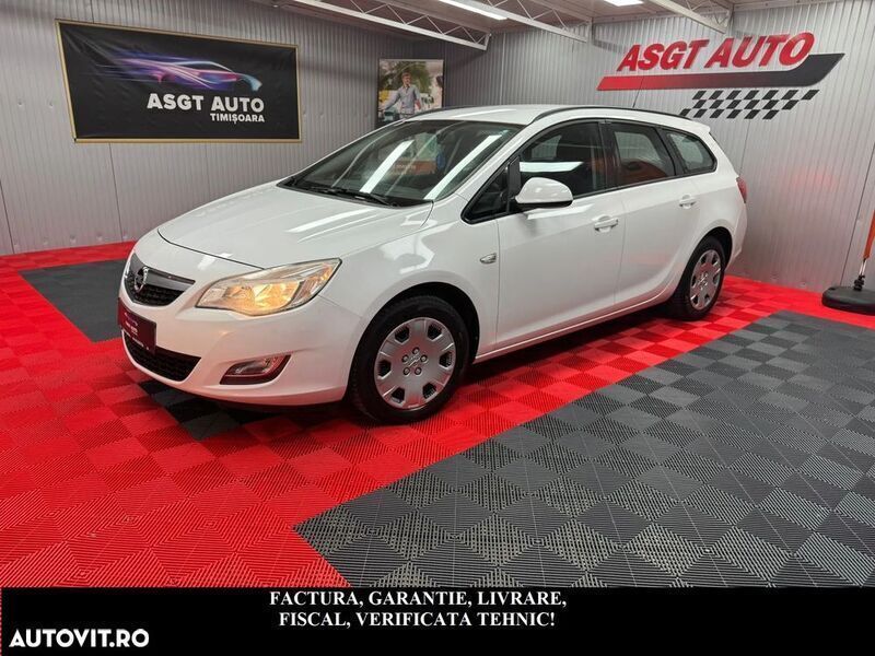 Alb Utilizat 2012 Opel Astra Break | 3.999 EUR (Preț OK) - Imagine 1/4