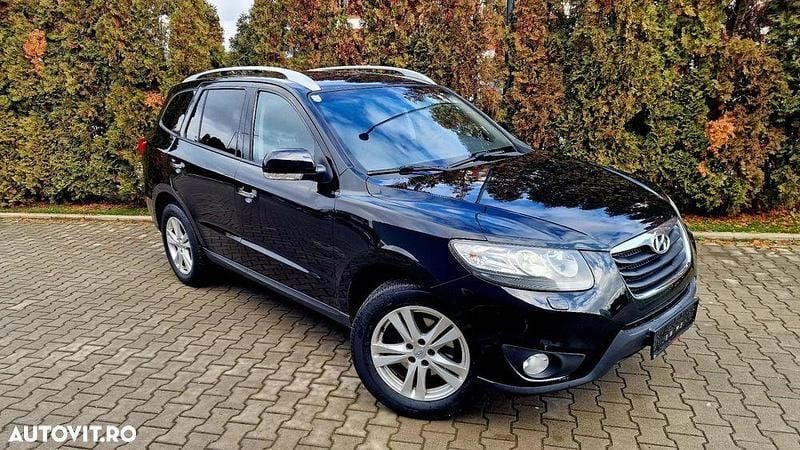 Second-hand Hyundai Santa Fe Premium 197 CP (144 kW) 2011 Culoarenegru SUV