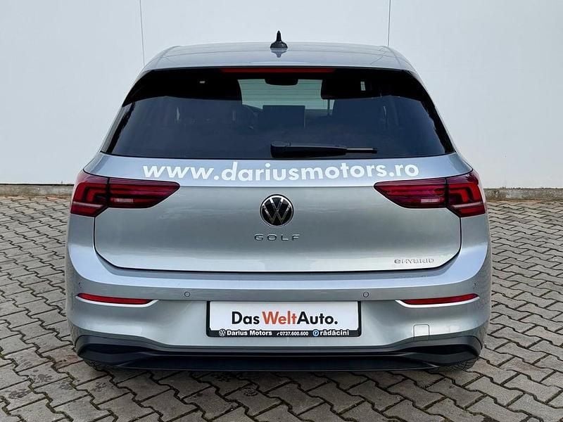 Second-hand VW Golf VIII Life 150 CP (110 kW) 2025 Gri deschis  normal