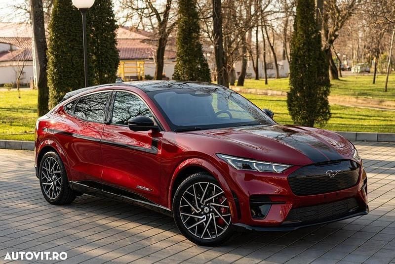 Culoarerosu Utilizat 2022 Ford Mustang Mach-E GT SUV | 45.700 EUR - Imagine 1/4