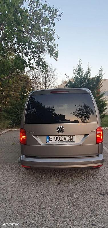 Second-hand VW Caddy Trendline 110 CP (80 kW) 2016 Culoaregalbeuriu Monovolum
