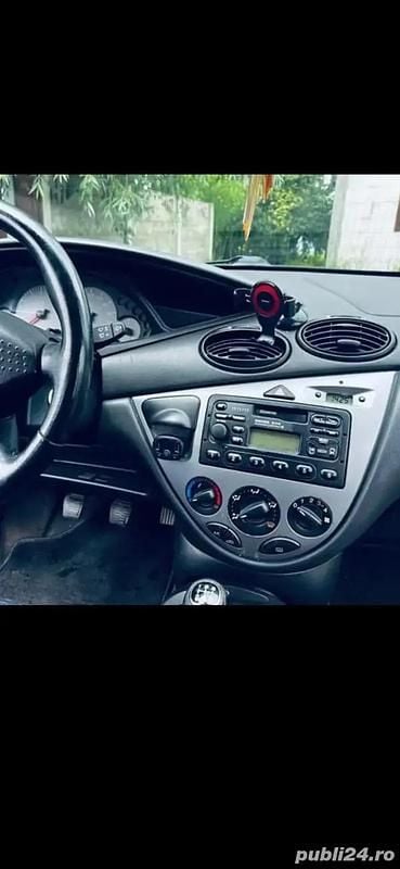Utilizat 2002 Ford Focus Berlinǎ | 900 EUR - Imagine 1/4