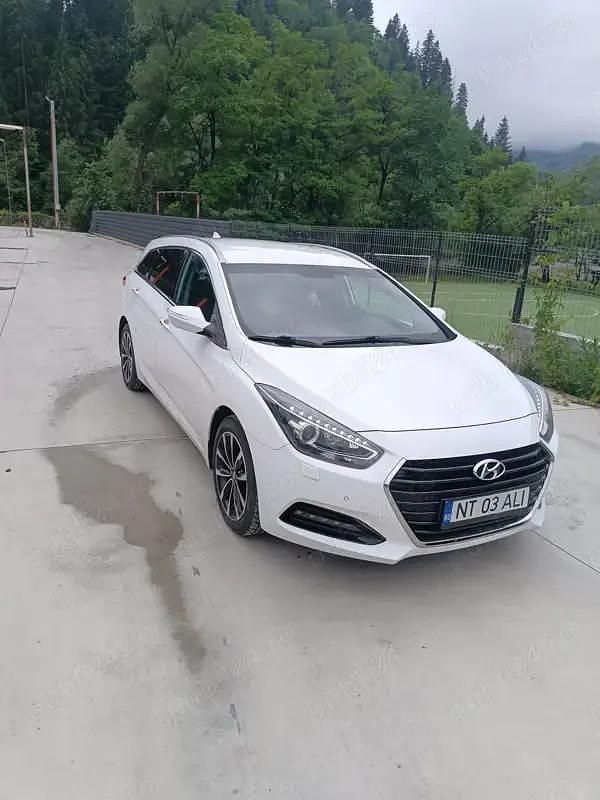 Alb Utilizat 2018 Hyundai i40 Hatchback | 11.000 EUR - Imagine 1/4