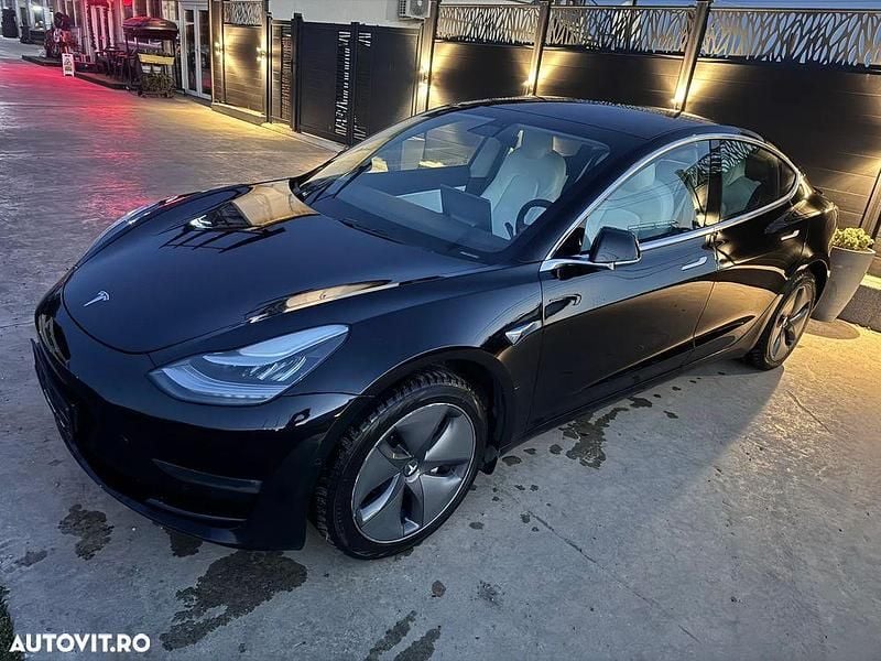 Culoarenegru Utilizat 2019 Tesla Model 3 Berlinǎ | 19.999 EUR (Super Preț) - Imagine 1/4