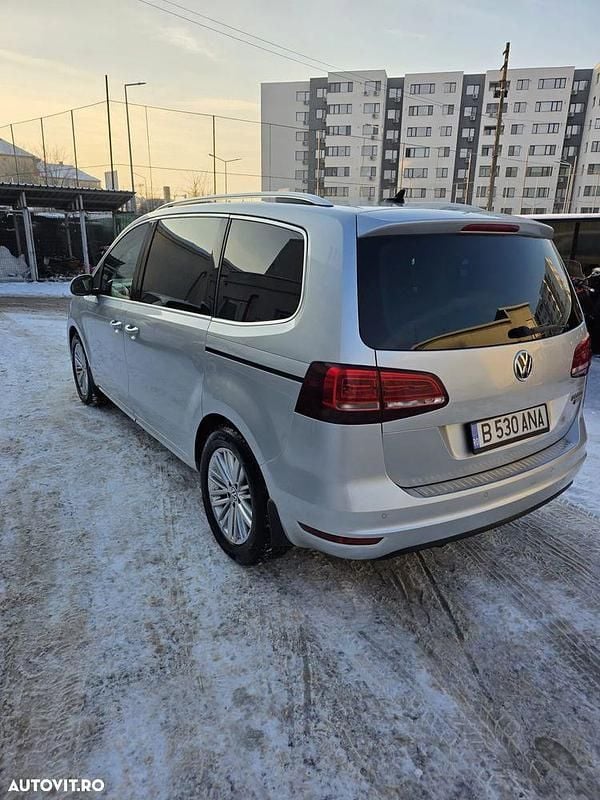Second-hand VW Sharan Highline 184 CP (135 kW) 2016 Culoareargint Monovolum