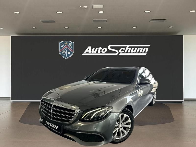 Utilizat 2016 Mercedes E220 Avantgarde | 19.990 EUR (Super Preț) - Imagine 1/4