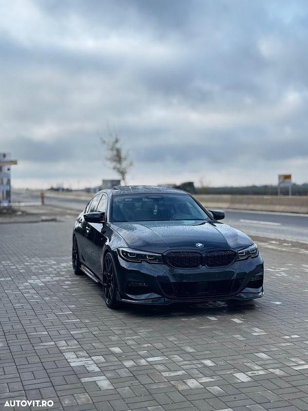 Culoarenegru Utilizat 2021 BMW 320 Shadowline Berlinǎ | 35.000 EUR (Scump) - Imagine 1/4