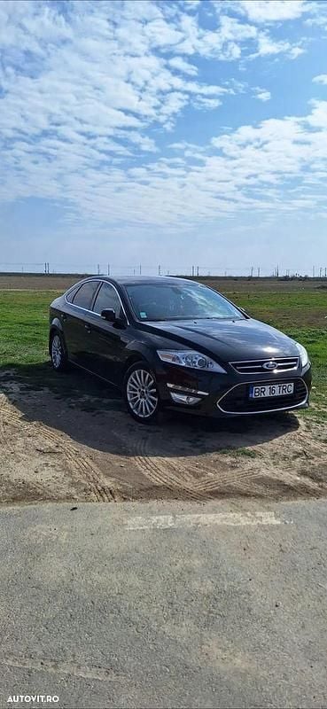 Second-hand Ford Mondeo Titanium 140 CP (102 kW) 2014 Culoarenegru Berlinǎ