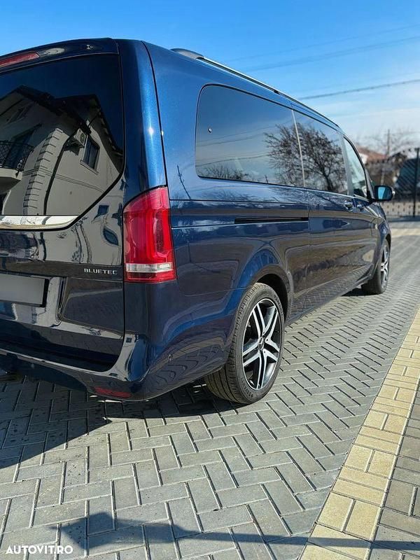 Second-hand Mercedes V250 190 CP (139 kW) 2015 Culoarealbastru Monovolum