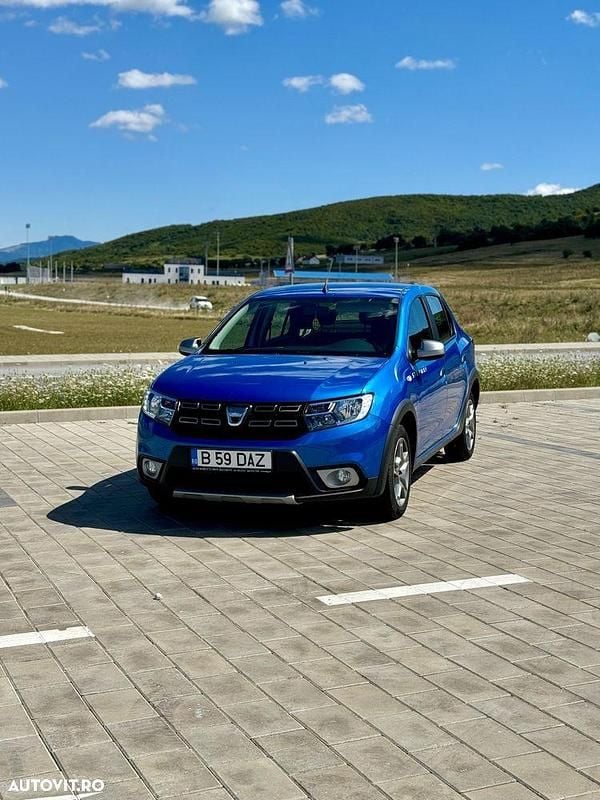 Culoarealbastru Utilizat 2020 Dacia Logan Stepway Berlinǎ | 8.999 EUR (Super Preț) - Imagine 1/4
