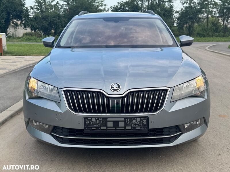 Second-hand Skoda Superb Ambition 150 CP (110 kW) 2019 Gri Break
