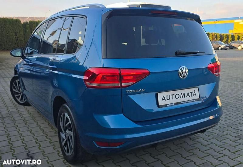 Second-hand VW Touran 115 CP (84 kW) 2019 Culoarealbastru Monovolum