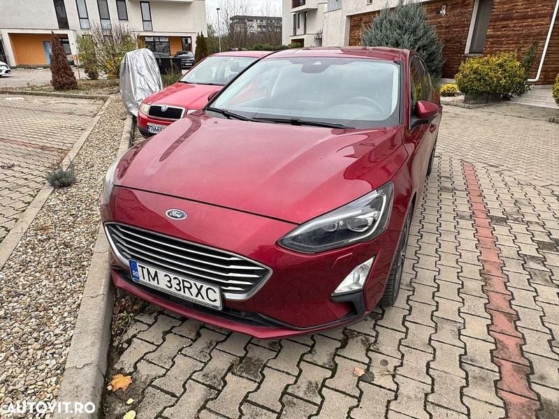 Culoarerosu Utilizat 2019 Ford Focus Titanium Hatchback | 13.490 EUR (Scump) - Imagine 1/4