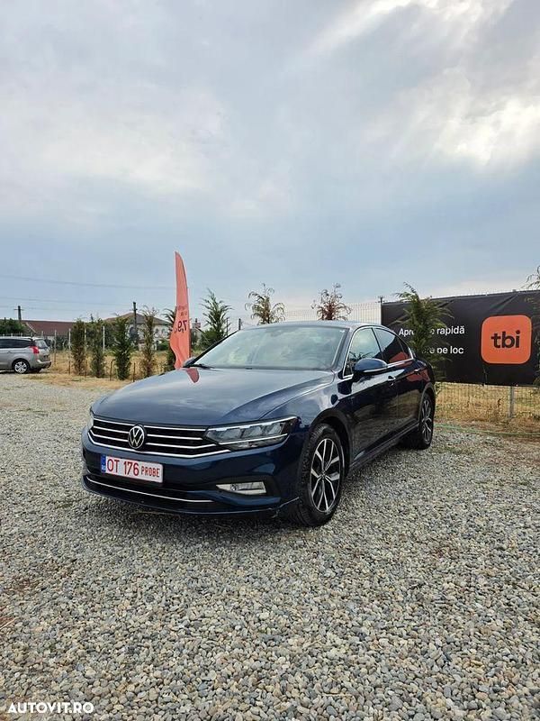 Albastru Utilizat 2020 VW Passat Business Berlinǎ | 13.900 EUR (Preț OK) - Imagine 1/4