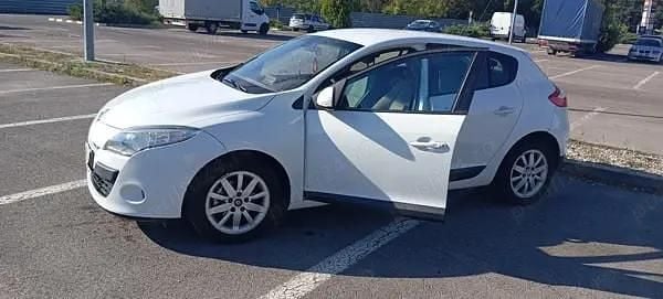 Utilizat 2011 Renault Mégane III Hatchback | 3.349 EUR (Preț bun) - Imagine 1/4