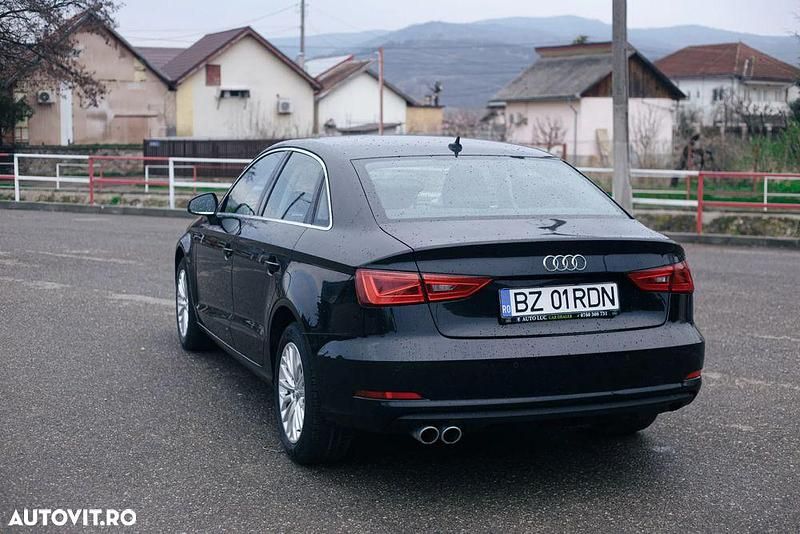Second-hand Audi A3 Ambiente 150 CP (110 kW) 2015 Culoarenegru Berlinǎ