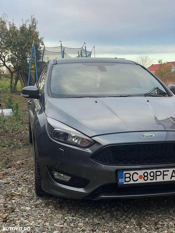 Culoaregri Utilizat 2017 Ford Focus ST-Line Hatchback | 8.400 EUR (Super Preț) - Imagine 1/4