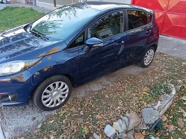 Second-hand Ford Fiesta 75 CP (55 kW) 2016 Albastru Hatchback