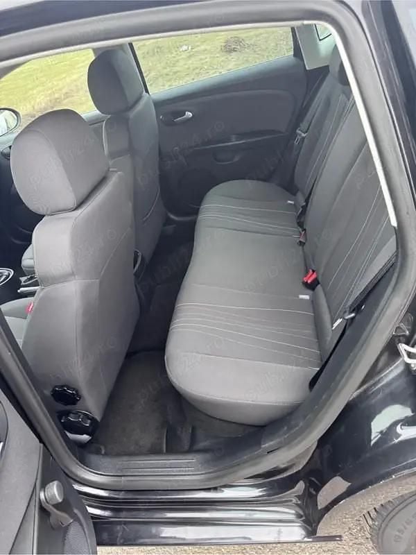 Second-hand Seat Leon 105 CP (77 kW) 2011 Hatchback