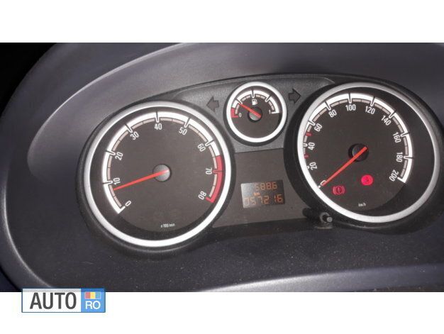 Second-hand Opel Corsa 90 CP (66 kW) 2007 Albastru Hatchback