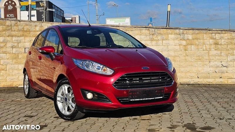 Culoarerosu Utilizat 2016 Ford Fiesta Titanium | 4.990 EUR (Preț bun) - Imagine 1/4