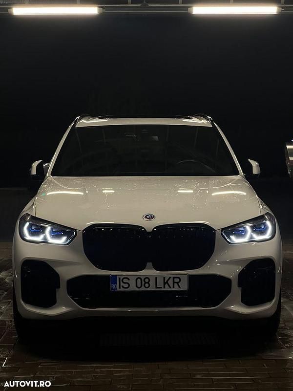 Alb Utilizat 2022 BMW X5 Comfort Edition SUV | 75.000 EUR - Imagine 1/4