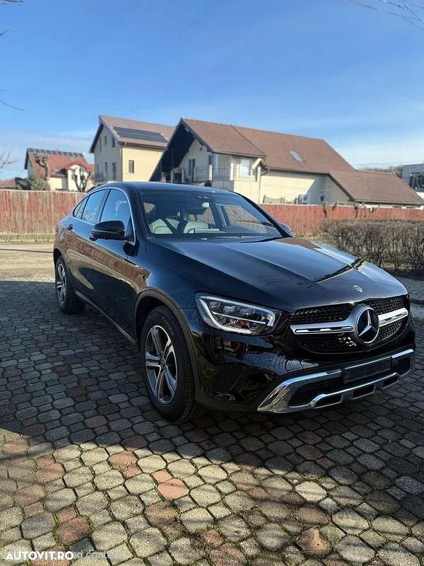 Second-hand Mercedes GLC200 197 CP (144 kW) 2020 Culoarenegru SUV