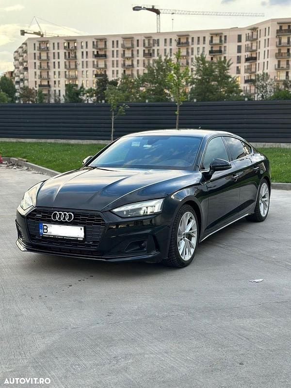 Second-hand Audi A5 Advanced 204 CP (150 kW) 2022 Culoarenegru Hatchback
