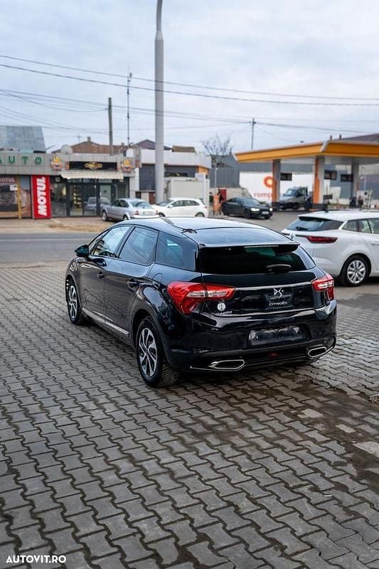 Second-hand Citroën DS5 Chic 116 CP (85 kW) 2013 Culoarealbastru Hatchback