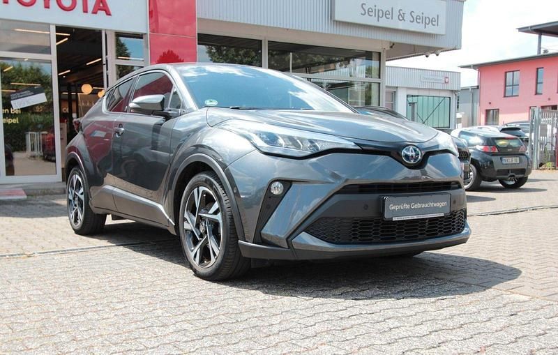 Utilizat 2022 Toyota C-HR Team SUV | 24.071 EUR (Preț OK) - Imagine 1/1