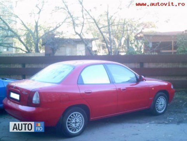 Second-hand Chevrolet Nubira 105 CP (77 kW) 2000 Rosu Berlinǎ