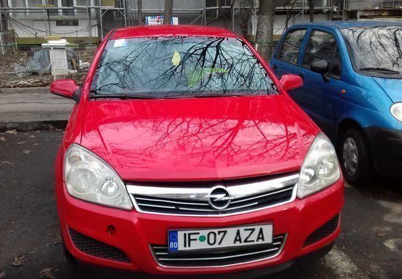 Roşu Utilizat 2008 Opel Astra Hatchback | 3.600 EUR (Preț OK) - Imagine 1/2