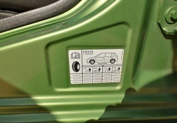 Second-hand Ford Fiesta 55 CP (40 kW) 2008 Verde Hatchback