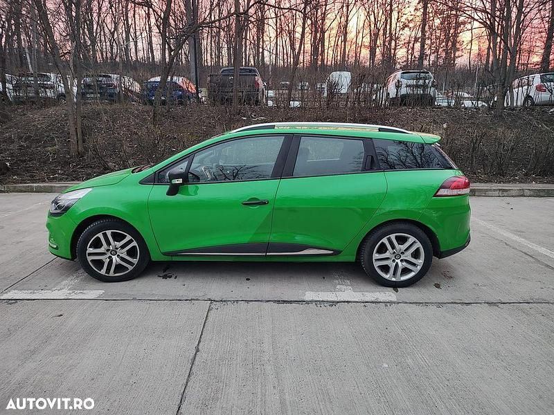 Second-hand Renault Clio GrandTour LIMITED 90 CP (66 kW) 2018 Culoareverde Break