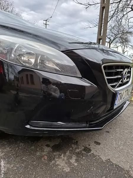 Second-hand Volvo V40 120 CP (88 kW) 2015 Negru Hatchback