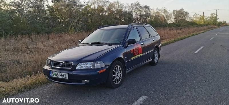 Culoarealbastru Utilizat 2003 Volvo V40 Break | 1.500 EUR - Imagine 1/4
