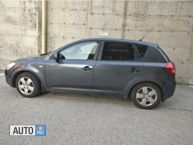 Gri Utilizat 2007 Kia Ceed Berlinǎ | 3.200 EUR - Imagine 1/4