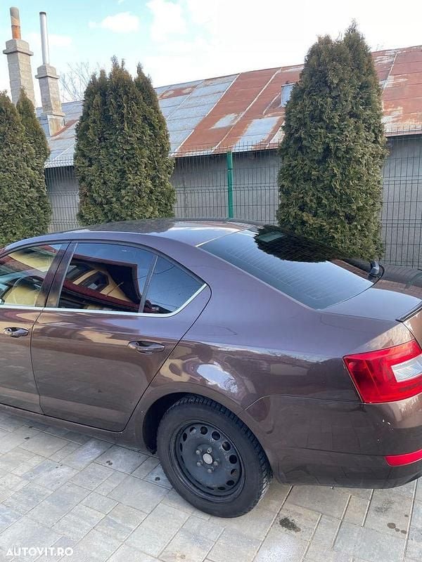 Second-hand Skoda Octavia Style 105 CP (77 kW) 2014 Culoaremaro Cabrio