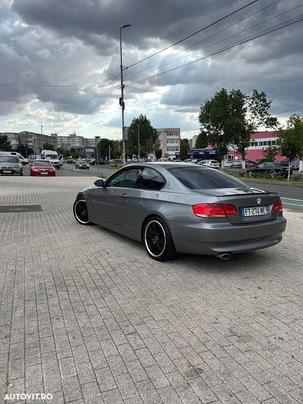 Gri Utilizat 2008 BMW 320 Coupe | 4.700 EUR (Preț OK) - Imagine 1/4
