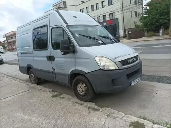 Utilizat 2010 Iveco Daily Van | 4.700 EUR (Preț bun) - Imagine 1/4