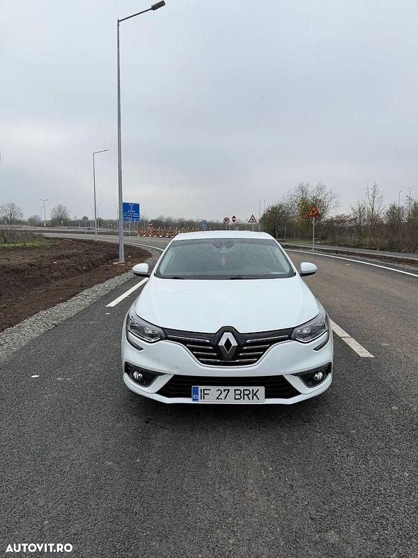 Culoarealb Second-hand 2019 Renault Mégane IV Techno Berlinǎ | 13.790 EUR (Preț OK) - Imagine 1/4
