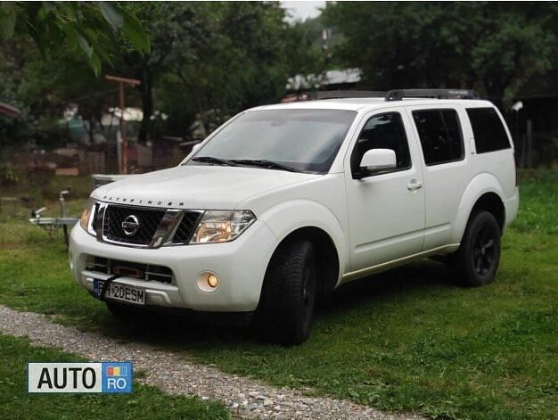 Second-hand Nissan Pathfinder 190 CP (139 kW) 2012 Alb SUV