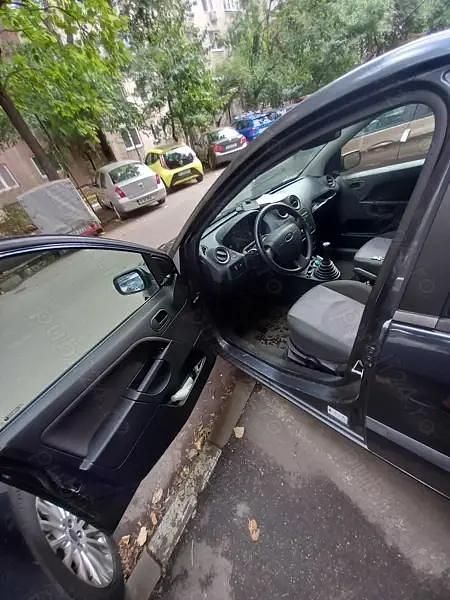 Second-hand Ford Fiesta 75 CP (55 kW) 2007 Albastru Hatchback